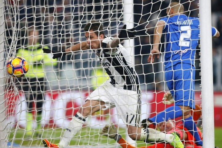 Mandzukic inspires Juve to easy Empoli win