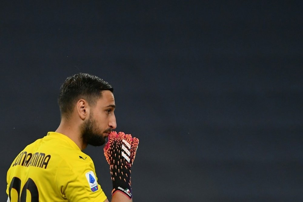 O PSG oferecerá cinco anos de contrato para Donnarumma. AFP