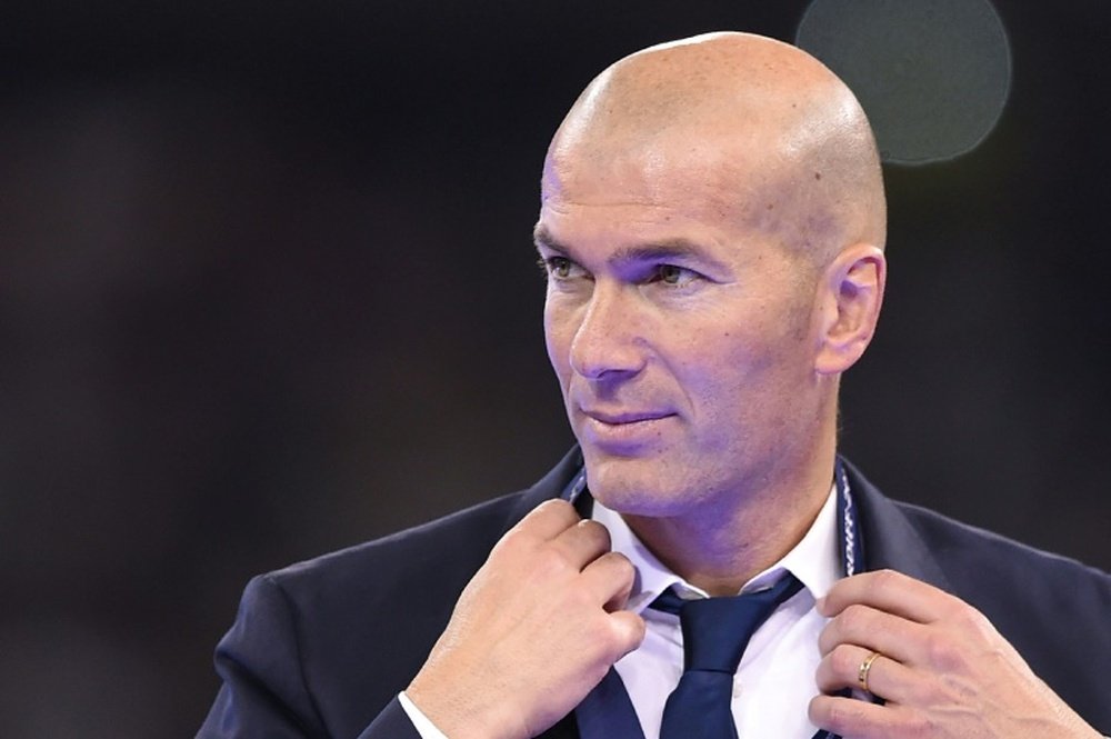 Zidane está haciendo un papel formidable en el banquillo del Bernabéu. AFP
