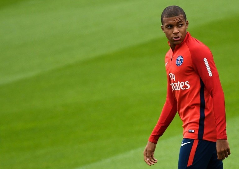 Mbappe included in PSG squad to face Metz