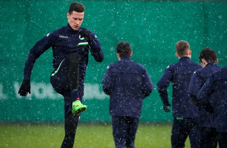 Wolfsburg's injured Draxler in race to face Gent