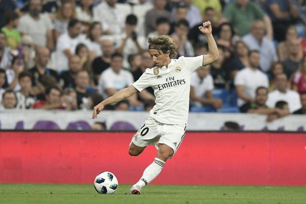 El Bernabéu demostró su cariño a Modric tras los rumores sobre que se ofreció al Inter. AFP