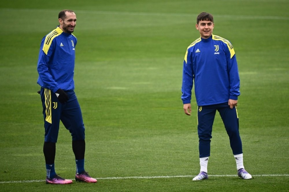 Chiellini e Dybala enfrentarão o Villarreal. AFP
