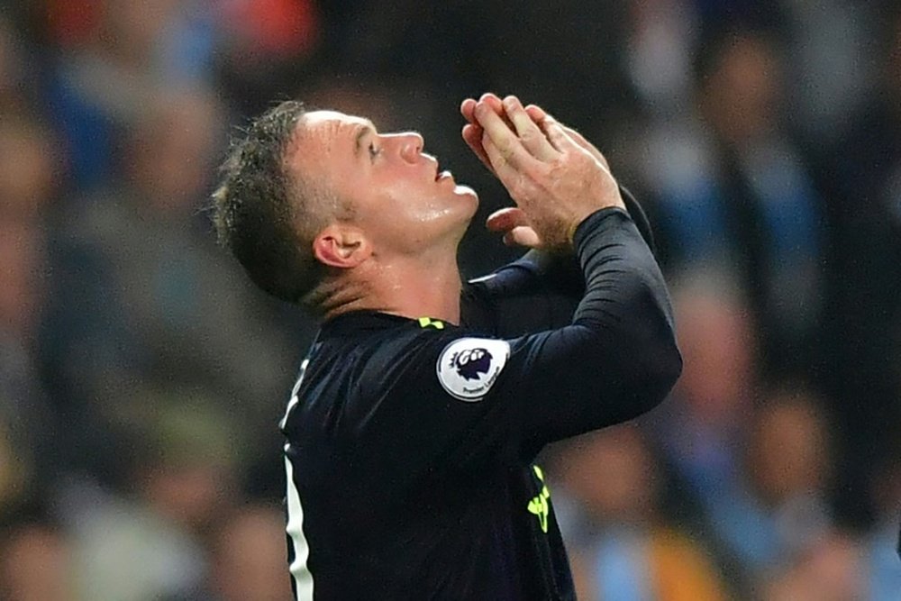 Wayne Rooney puso contra las cuerdas al City con su gol. AFP