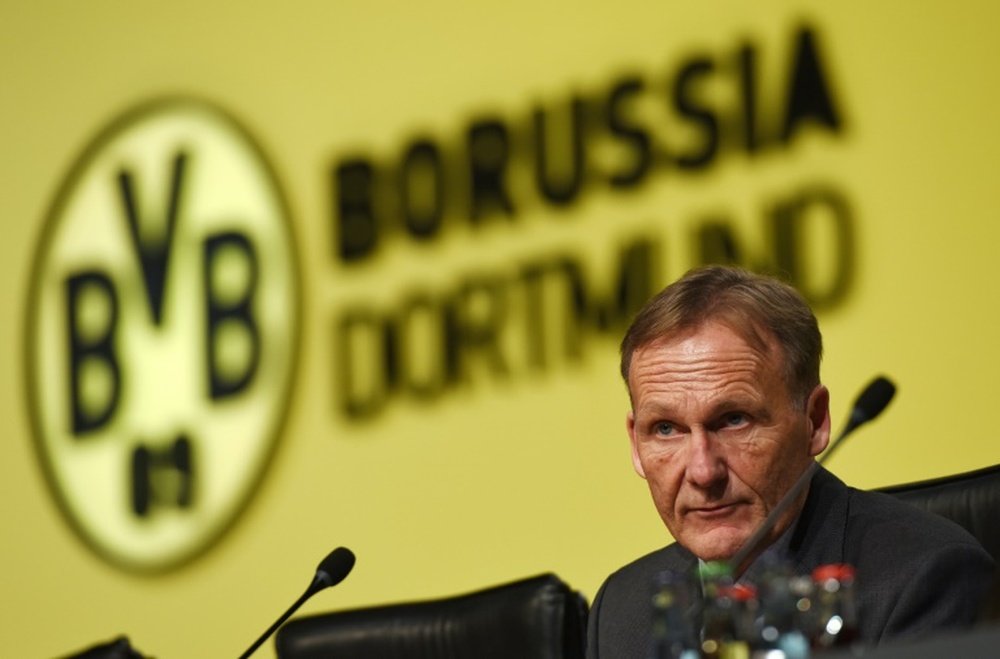 Hans-Joachim Watzke recela del actual modelo económico del fútbol. AFP/Archivo