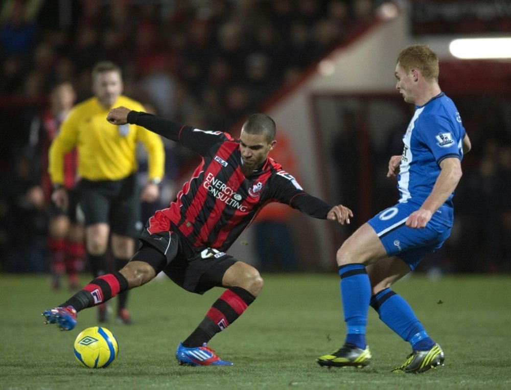 Lewis Grabban podría regresar al Bournemouth. AFP