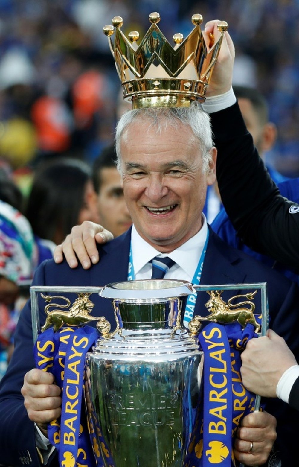 Ranieri ha pasado del cielo al despido en 9 meses. AFP/Archivo