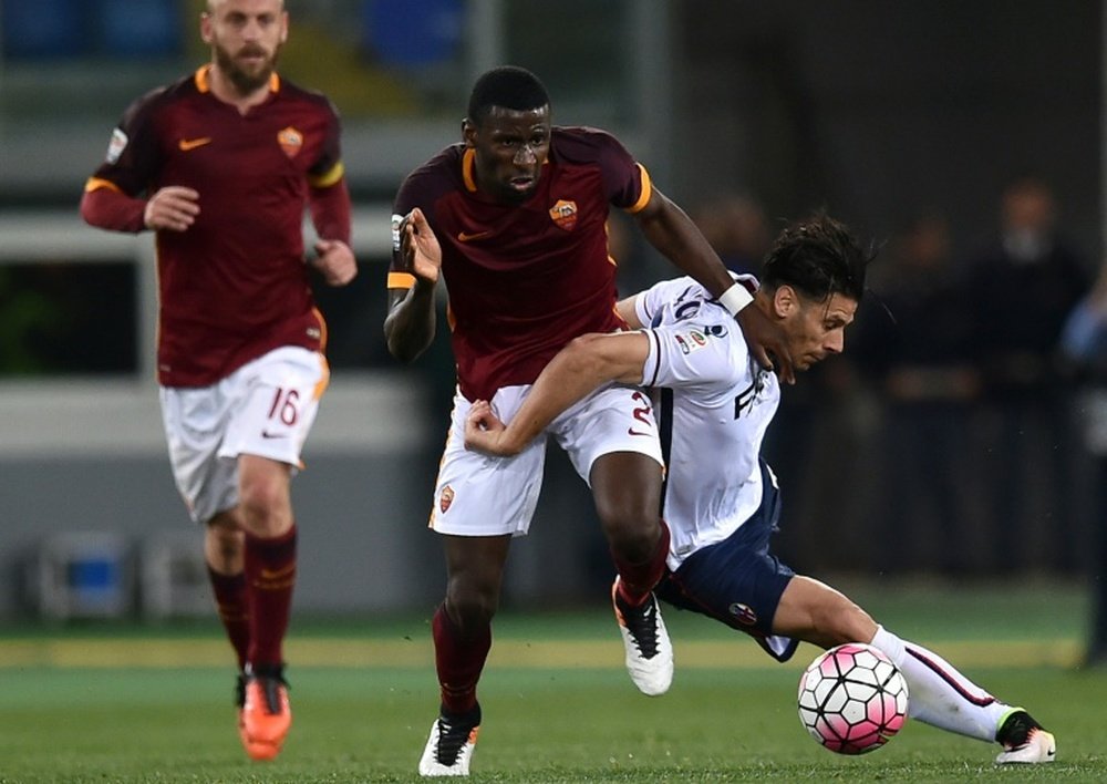 El futbolista de la Roma está en la agenda 'blue' para la próxima temporada. AFP
