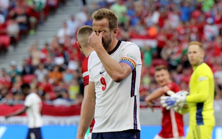 England players booed for taking knee against racism