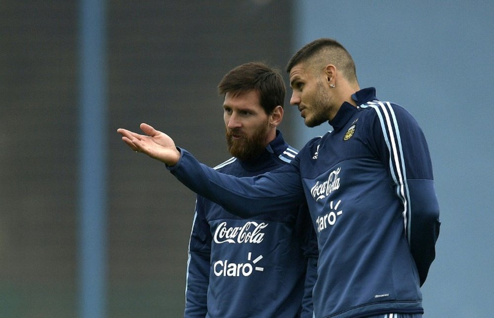 Lionel Messi et Mauro Icardi à l'entraînement avec la sélection argentine. AFP