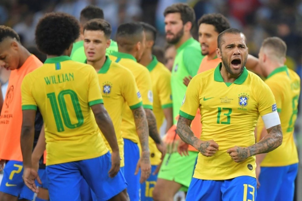 Un autre titre pour Dani Alves, le joueur le plus titré de l'histoire. AFP