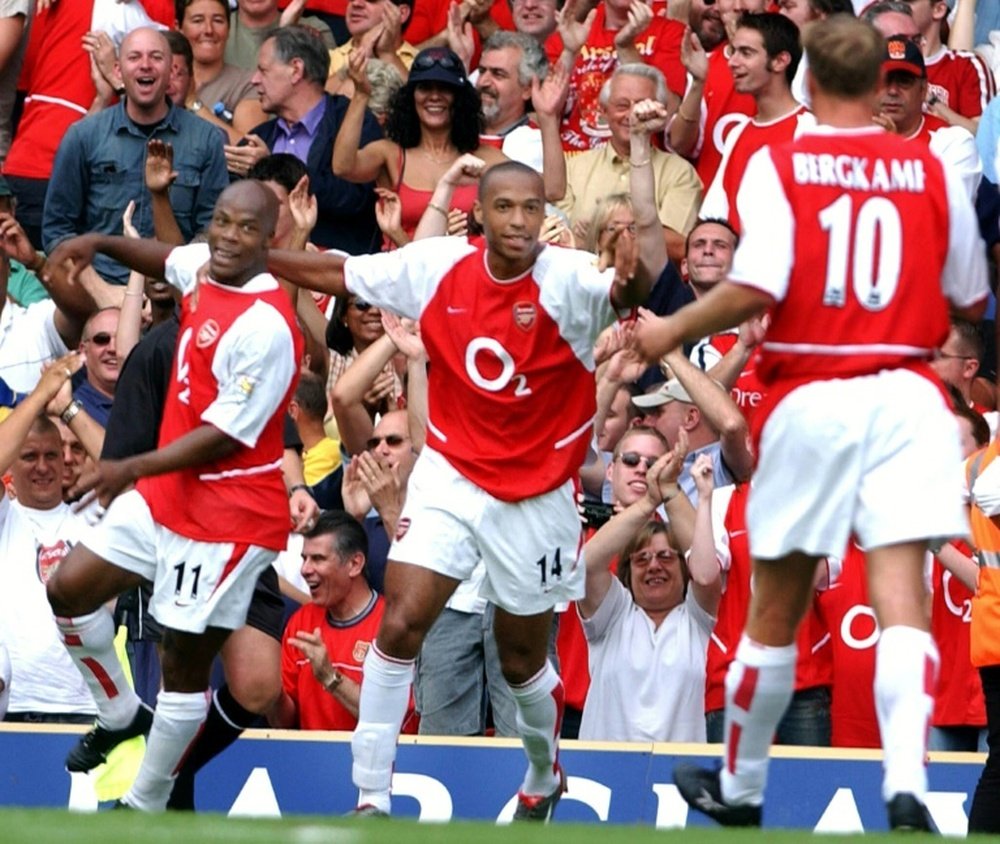 El Arsenal de Henry no perdió en la 2003-04. AFP