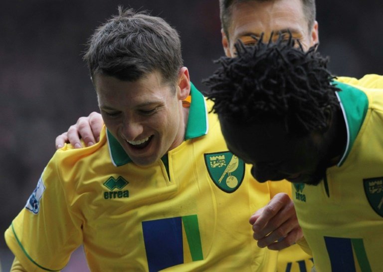 Norwich's Hoolahan punishes profligate Everton