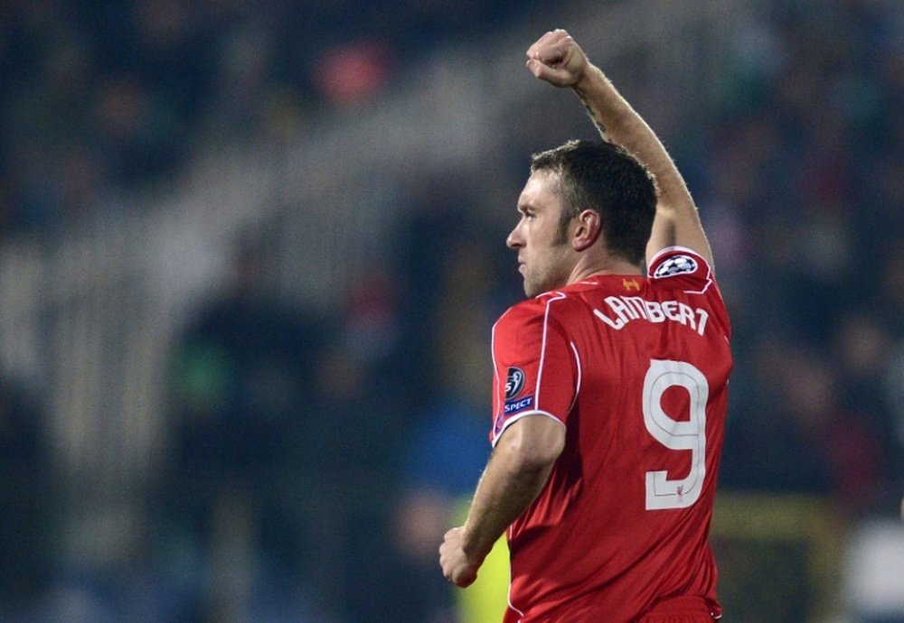 Rickie Lambert podría mudarse de barrio en Birmingham. AFP