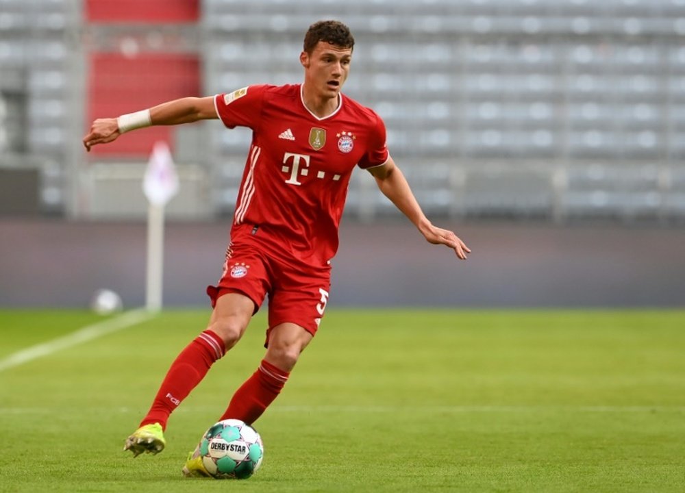 Benjamin Pavard podría recalar en la Premier League. AFP