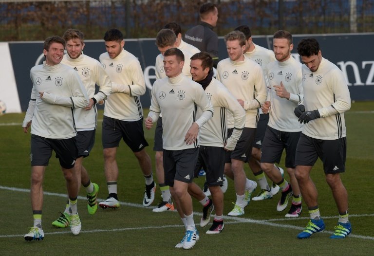 Germanys players take part in a training session in Berlin, on March 24, 2016, two days ahead of their pre-Euro 2016 friendly against England