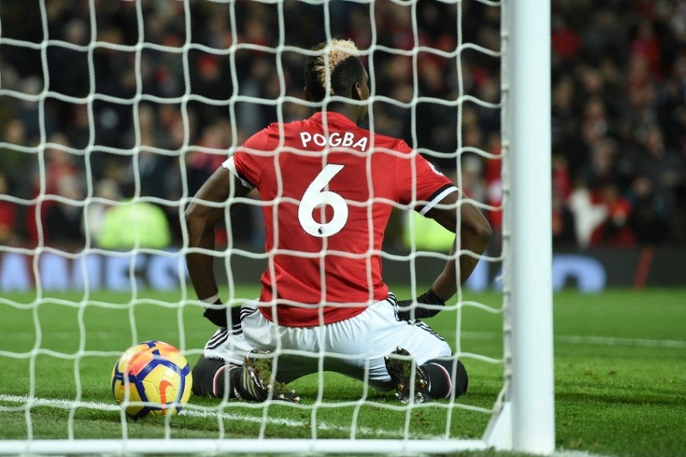 Paul Pogba ni tan siquiera fue convocado ante el Huddersfield. AFP