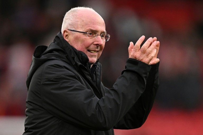 Former England coach Eriksson bids farewell: 