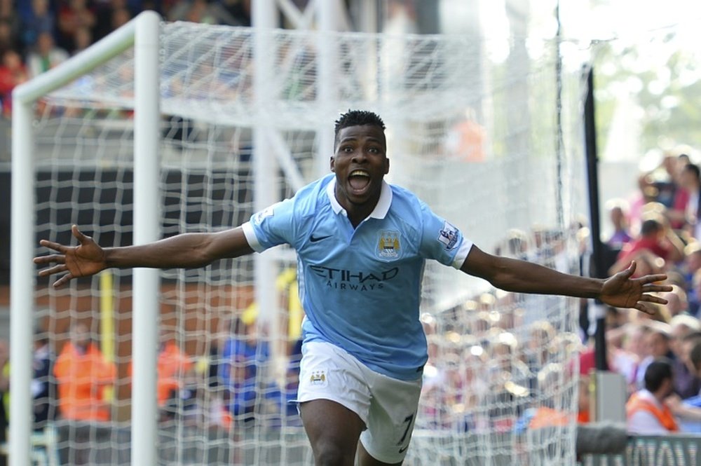 Sterling celebra el gol de la victoria ante el Crystal Palace. AFP