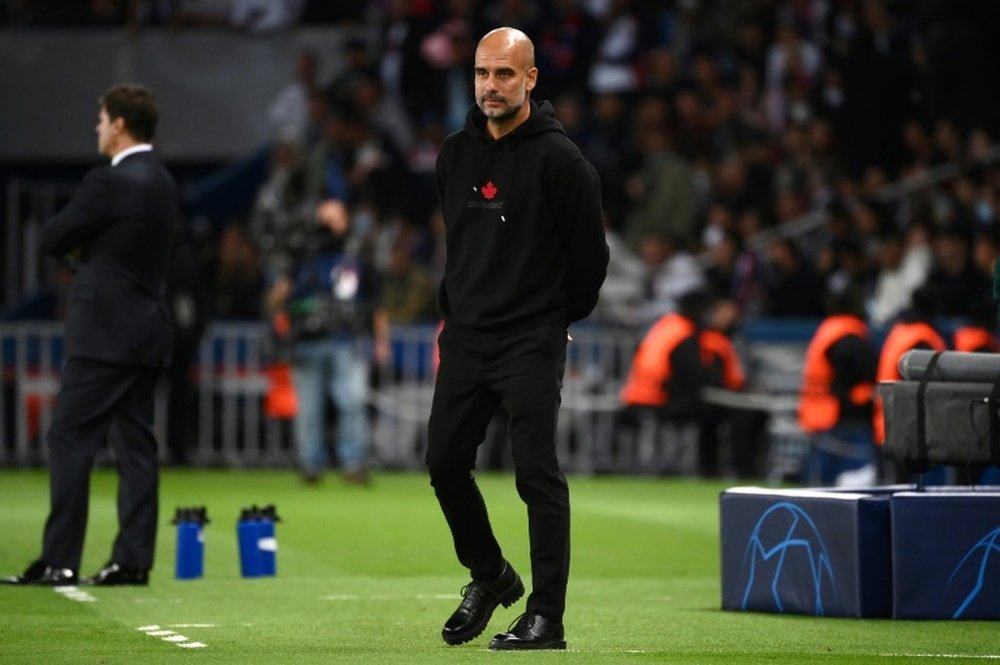 Guardiola bromeó con la prensa sobre el tema del delantero. AFP