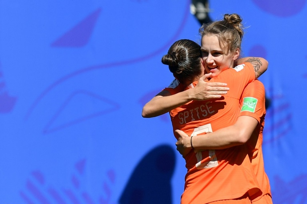 Miedema suena para jugar en el Francia. AFP