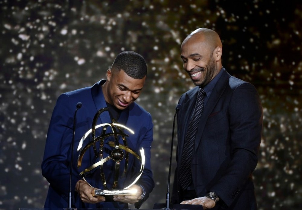 Kylian Mbappé remporte le trophée UNFP du meilleur joueur de Ligue 1. AFP