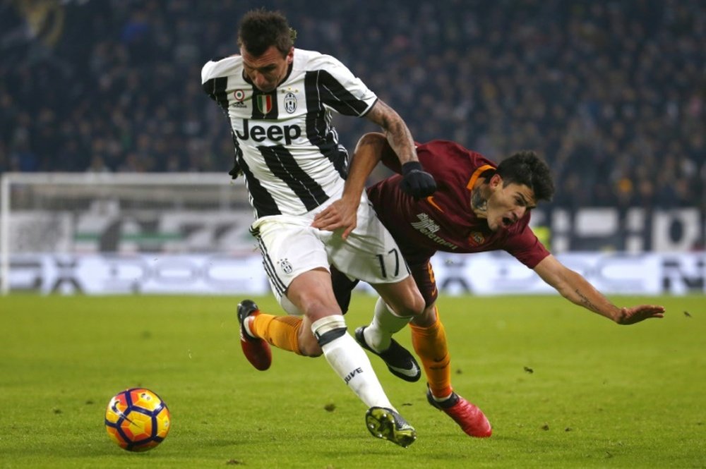 Juve y Roma empataron, y los penaltis dieron el triunfo a los 'bianconeri'. AFP/Archivo