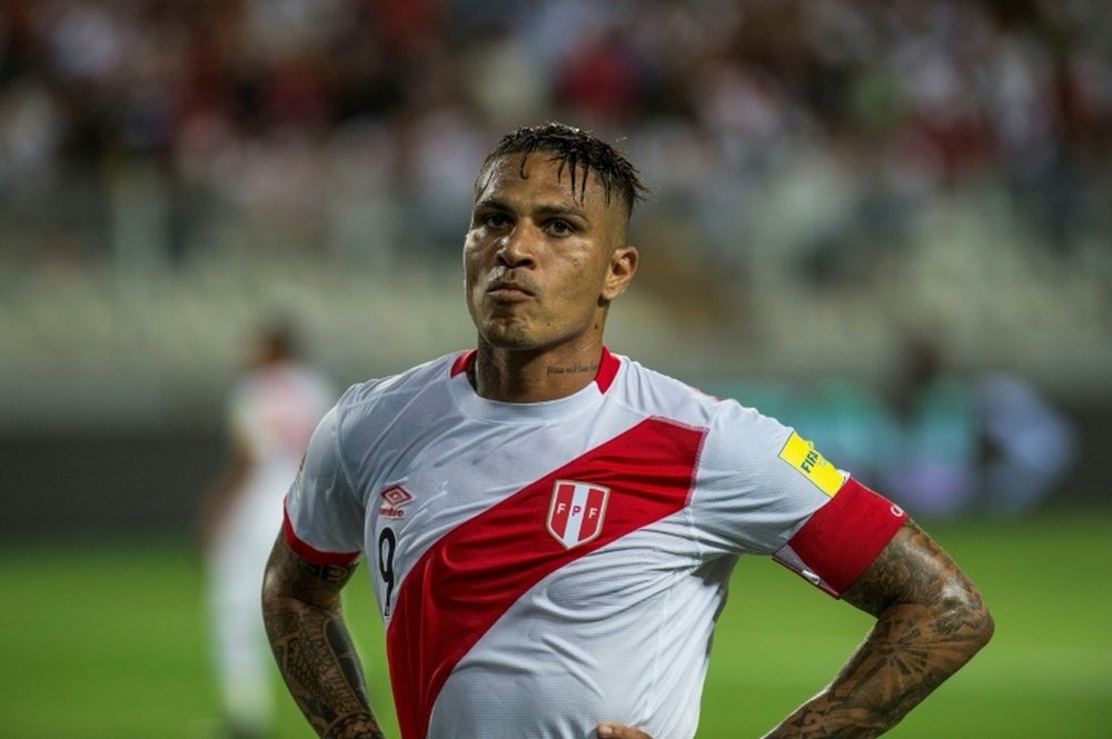 Guerrero fue sancionado con ocho meses sin jugar a fútbol. AFP