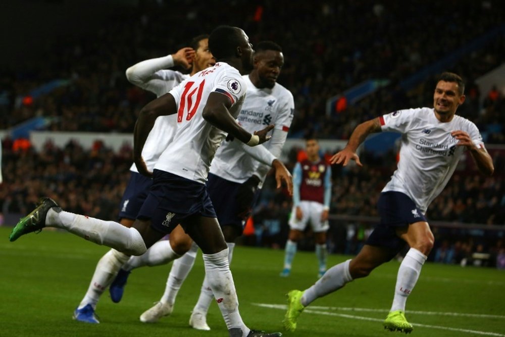 El Liverpool ganó 1-2 al Aston Villa. AFP