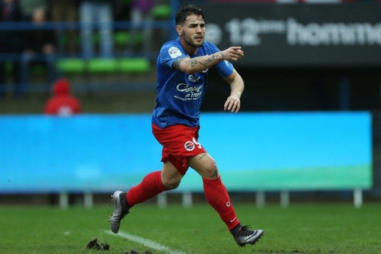 Caens forward Andy Delort celebrates after scoring a goal during the French L1 football match between Caen and Nice on January 31, 2016 at the Michel dOrnano stadium in Caen