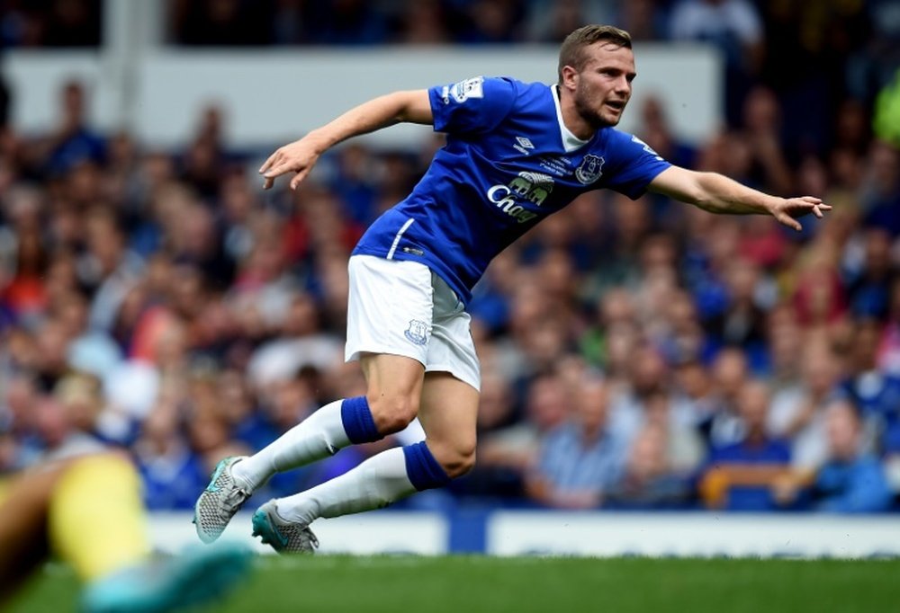 Tom Cleverley during a match with Everton. AFP