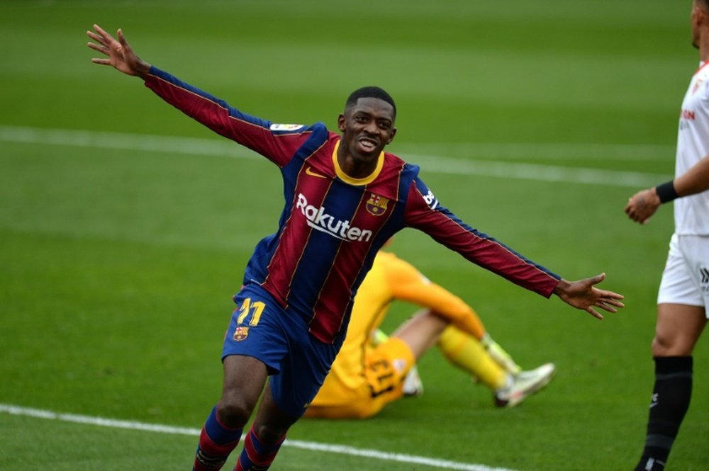 La lesión de Dembélé torpedea el mercado del Barça. AFP