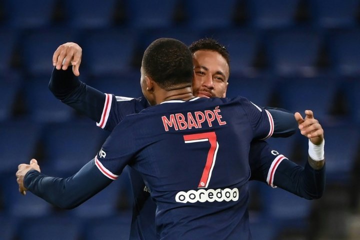 Leonardo espera novidades sobre Neymar e Mbappé em breve