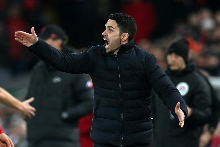 ï»¿Arsenal look to spend large money and purchase 3 pinnacle players in summer