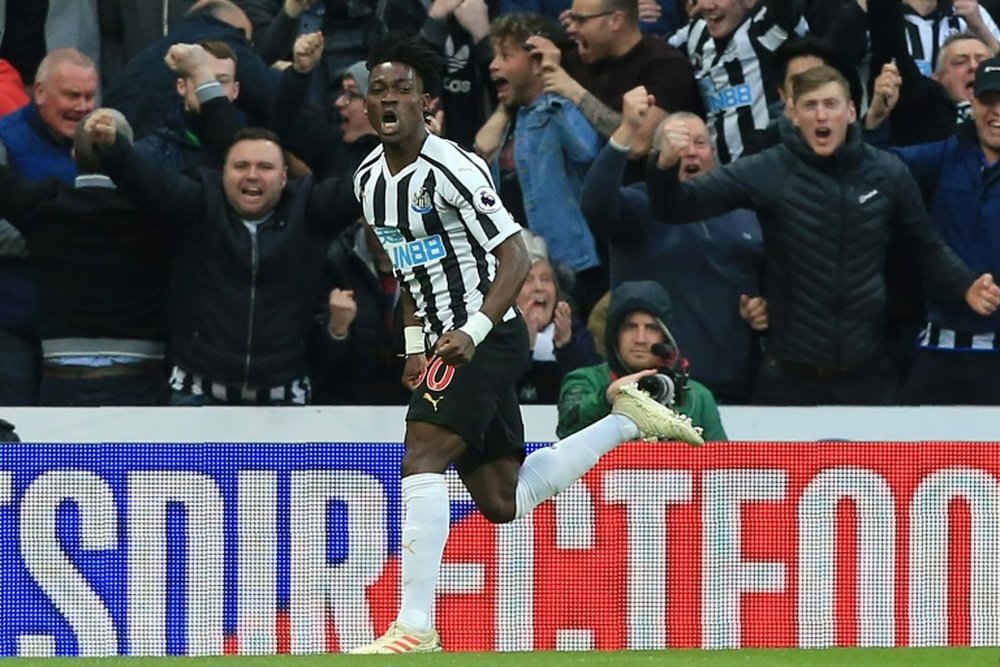 Atsu también jugó en el Newcastle. AFP