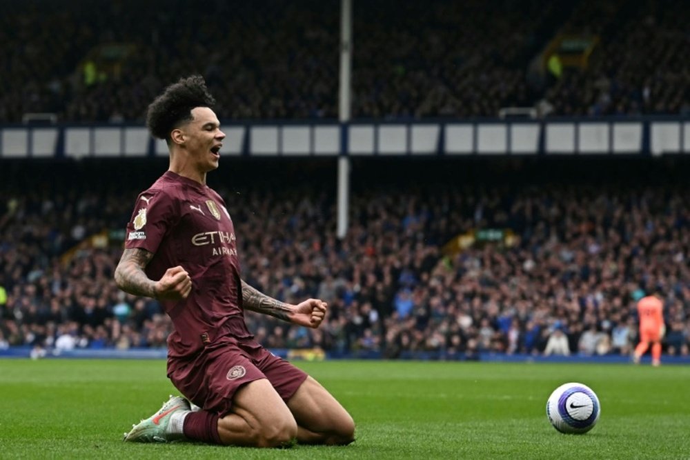 O'Reilly abriu o placar para o Man City contra o Everton. AFP