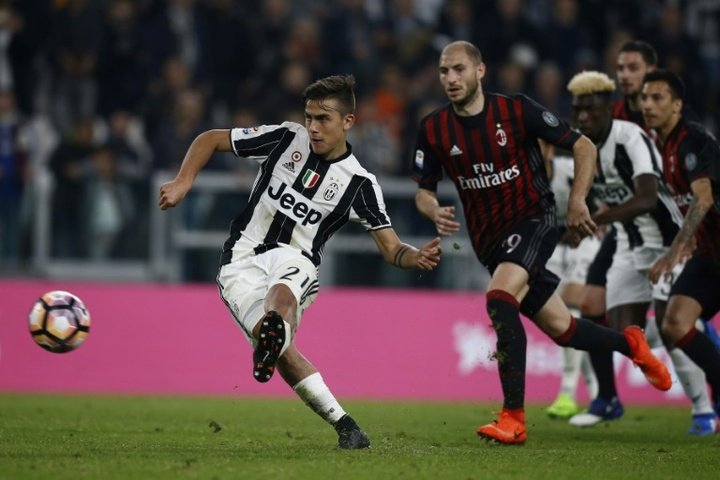 Injury-time penalty gives Juventus victory