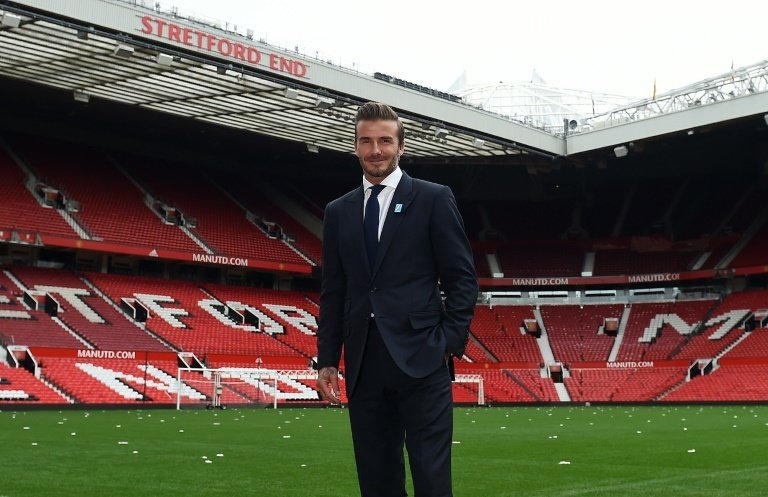 DAVID BECKHAM ENGLAND & MANCHESTER UNITED FC THE STADIUM OF LIGHT