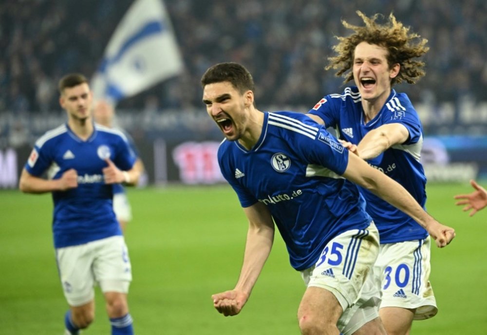 La celebración de un Schalke que respira. AFP