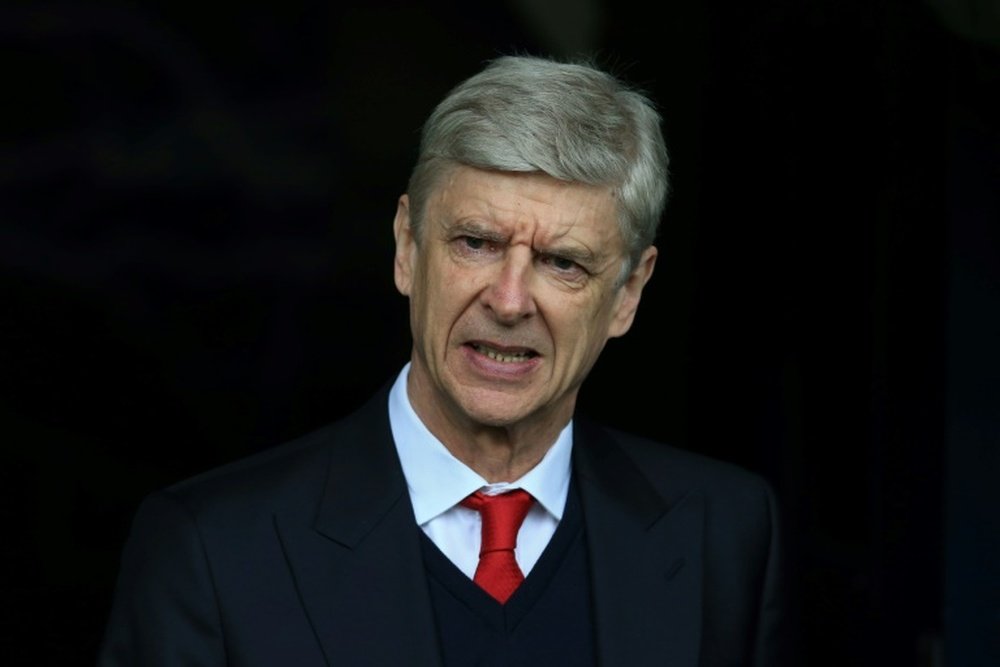 Wenger seguirá en el Arsenal salvo sorpresa. AFP