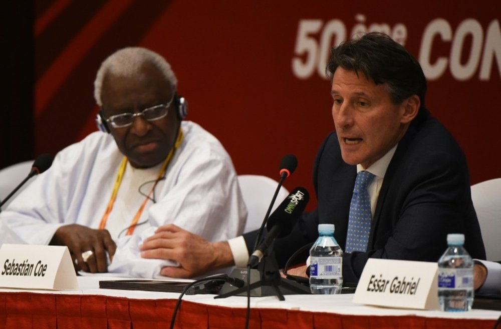 La IAAF ofrece ayuda a otras federaciones en la decisión sobre Rusia. AFP