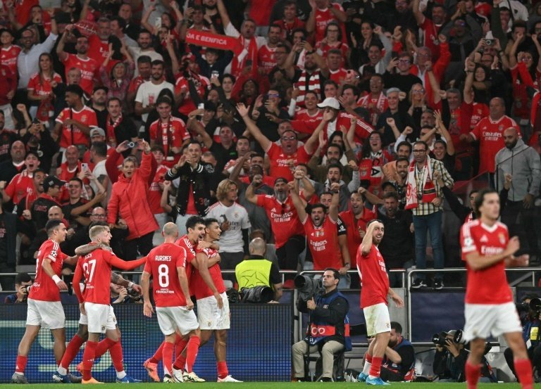 É o karma: Benfica goleia e humilha o Atlético, em disputa pela Champions