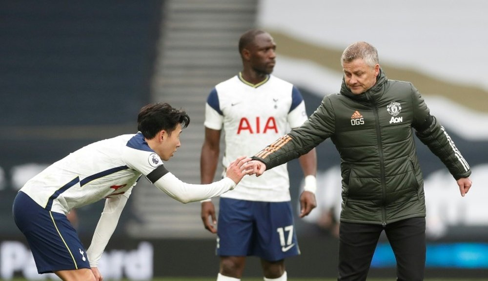 El Tottenham denunció insultos racistas a Son. AFP