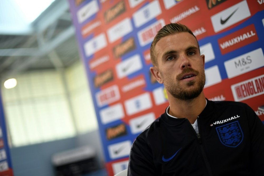 Jordan Henderson valoró el VAR. AFP