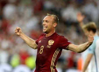Russian midfielder Khimki Denis Glushakov made clear that he will only leave his club if he gets an offer from Real Madrid or Barcelona. He is on the verge of turning 36, and he has spent his whole footballing career in Russia.