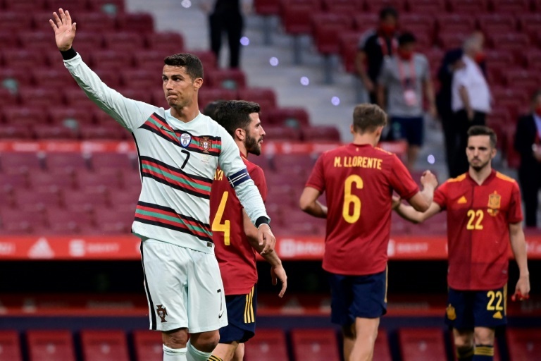 Espanha e Portugal ficam no 0 a 0 em 'amistoso de luxo