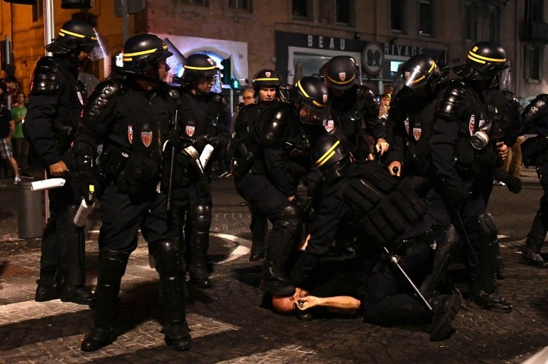 Six Russians arrested in France football violence: authorities