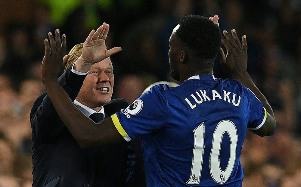 El técnico quiso abrirle los ojos a Lukaku. AFP