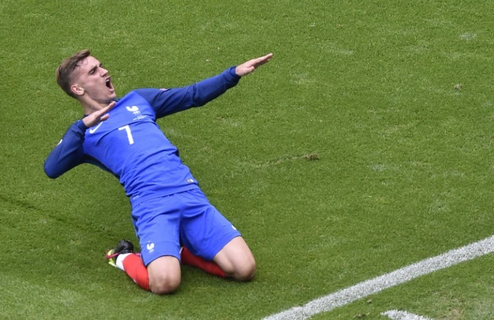 France forward Antoine Griezmann celebrates scoring against Ireland. BeSoccer