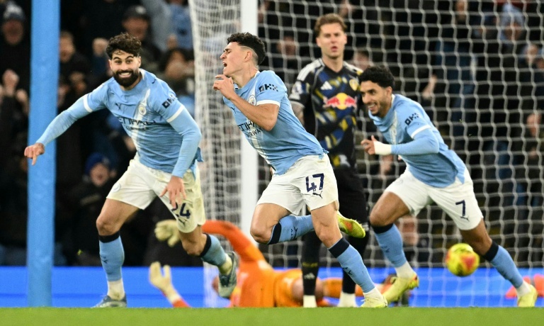 Gol salvador de Foden evita vexame do Manchester City